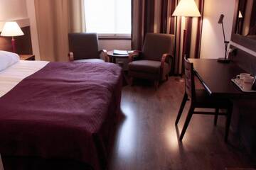 Фото номера Двухместный номер с 2 отдельными кроватями Отель Hotel Inari г. Инари 25
