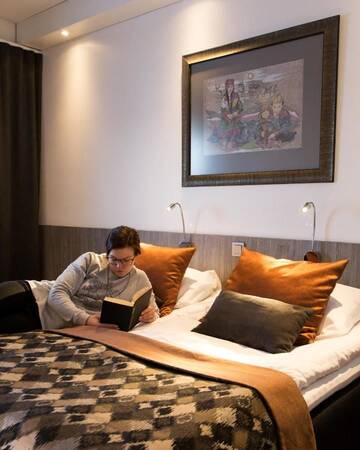 Фото номера Superior Twin Room with Sauna with Lake or Forest View Отель Hotel Inari г. Инари 4