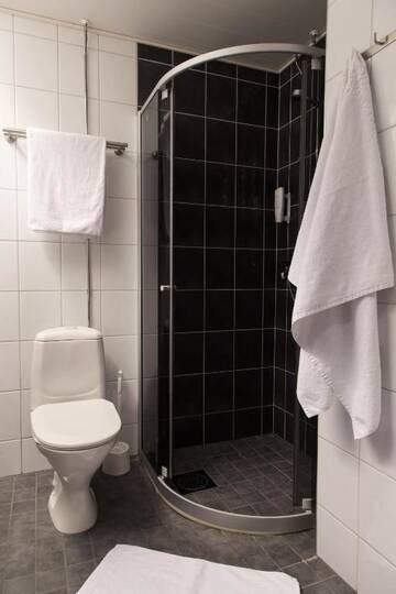 Фото номера Двухместный номер с 2 отдельными кроватями Отель Hotel Inari г. Инари 27